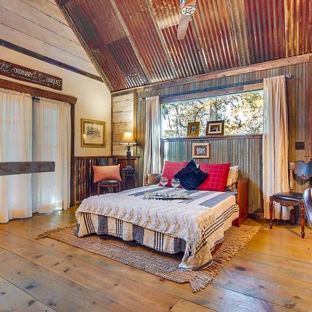 Pet-Friendly Wimberley Cabin With Fire Pit And Hot Tub Kültér fotó