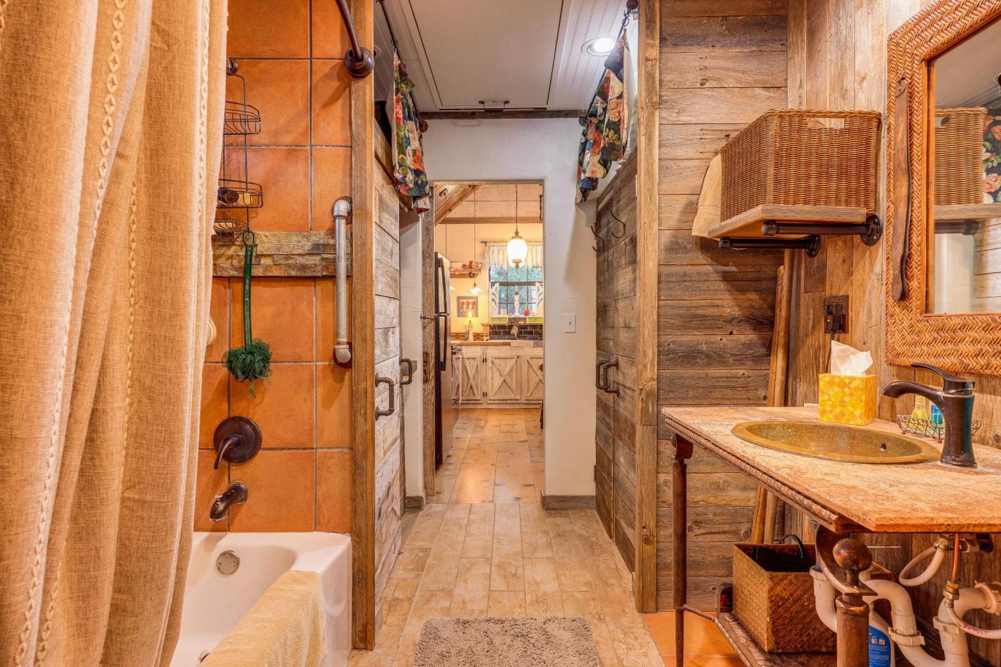 Pet-Friendly Wimberley Cabin With Fire Pit And Hot Tub Kültér fotó