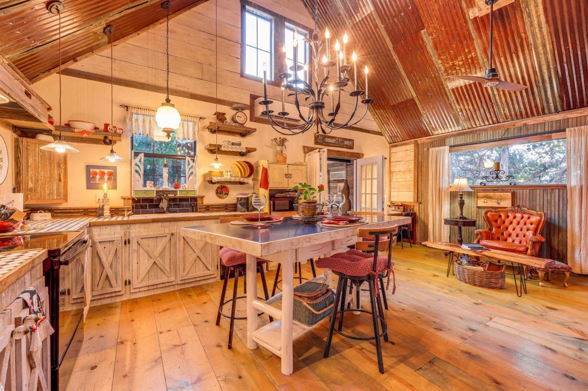 Pet-Friendly Wimberley Cabin With Fire Pit And Hot Tub Kültér fotó
