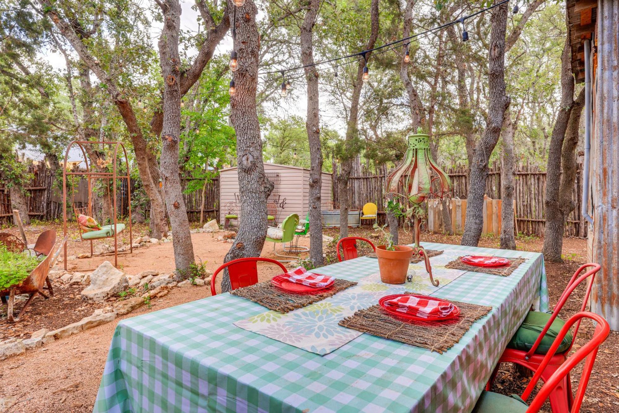Pet-Friendly Wimberley Cabin With Fire Pit And Hot Tub Kültér fotó